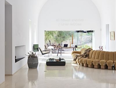 A minimal house on Ibiza