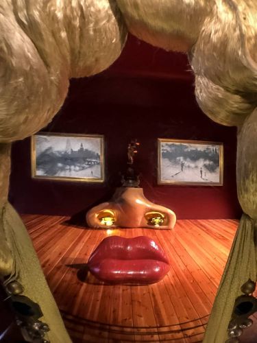 Dali Mae West Display