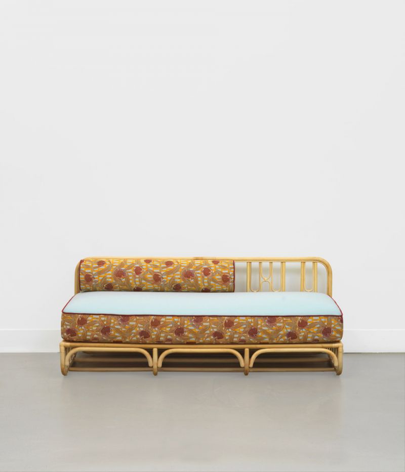 3770016199759 canape sofa colette Cristina Celestino Maison Matisse Packshots Interieur aux aubergines home design face