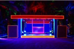 Prada's Pop-Up Disco. Ah da da da... #Repost @patricia_urquiola
・・・
@prada #doubleclub #miami @artbasel #carstenhöller #3rd #night #prada #designmiami #designmiamibasel #woth #wonderful #wonderfulthings #dutch #dutchdesign #independentmagazine #designmaga