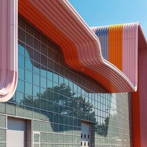 Rainbow building by Berlin-based firm #SauerbruchHutton. Image by @le_blanc  #woth #wonderful #wonderfulthings #wothson #dutch #dutchdesign #independentmagazine #designmagazine #people #places #things #creatives #creativeindustry #style #interior #interio