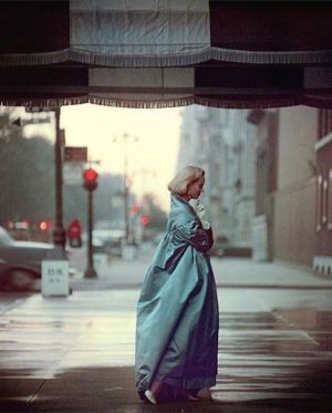 The beauty of New York streets in the old days.
C.Z.Guest photographed by Gordon Parks outside the Pierre Hotel. NYC. 1956. Via @focusonthefrock
#wonderful  #newyork #bluesatin 
#czguest #gordonparks #hotelpierre #nyc #elegance #history #fashion #chicpeop