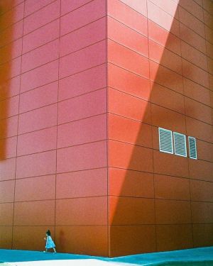 Some girls will, some girls won't
Some girls need a lot of lovin' and some girls don't... Via @analogue_people #red #walls #smallgirl #exceptional #colors #colours #views #woth #wonderful #wonderfulthings #wothson #dutch #dutchdesign #independentmagazine 