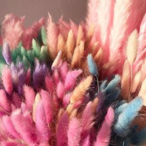 Yes please! 
Via @getclever
・・・
A bouquet of dried grasses dyed in vibrant hues 