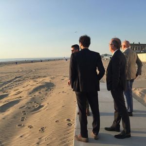 Dinner at the beach with the Italians; 
Angelo Meroni (CEO of @lemamobili ) @pierolissoni art director of LEMA and their two lovely collegues. 
All in celebration of the new LEMA brandstore The Hague. 
The LEMA brandstore is an initiative of @studiovantwo