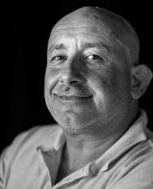 In each issue we feature 5 promising, inspiring, vibrant individuals. People from within the creative industries that talk to us about their work, motivations, struggles and victories. ⠀
We just love a good conversation and like to share them with you, ho