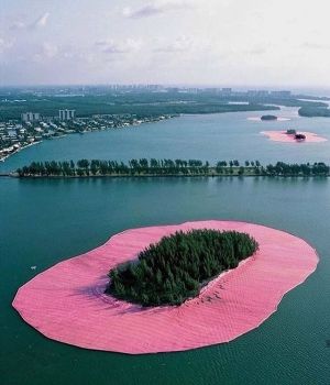 After all this years still a fantastic project by artists Christo and Jeanclaude

Via @artostomy
・・・
#woth #wonderful #wonderfulthings #wothson #dutch #dutchdesign #independentmagazine #designmagazine #people #places #things #creatives #creativeindustry #