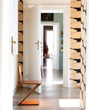 The lovely house of artistic couple Seán and Dalila in Italy is filled with colour, bold wall decorations and beautiful furniture. A house like a piece of art!⁠
As featured in our No14 issue in stores now or buy online (link in bio) ⁠
picture by @monicasp