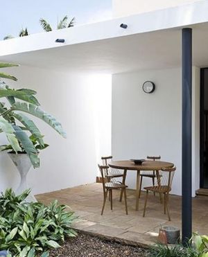 In Sao Paulo, the former house of sculptor Victor Brecheret is the showroom of a young and ambitious couple. A showroom with Brazilian vintage furniture of the highest quality. And they are rapidly gaining popularity - especially in Europe. The name of th