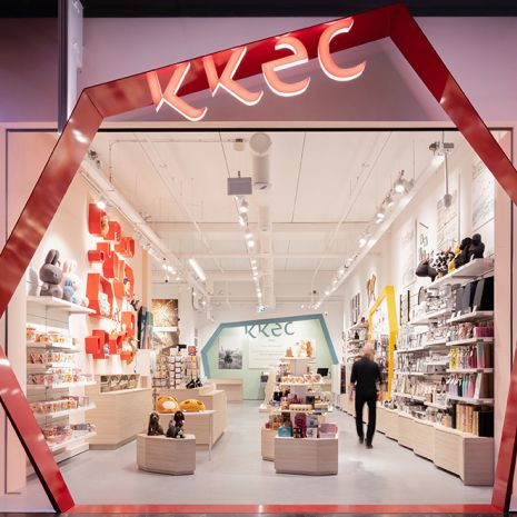 Interior and facade design for special gift shop KKeC